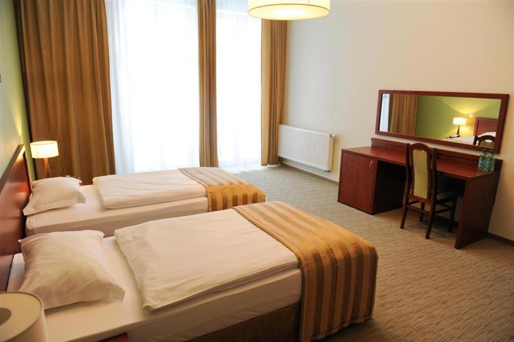 Hotel Vis A Vis Lancut Room photo